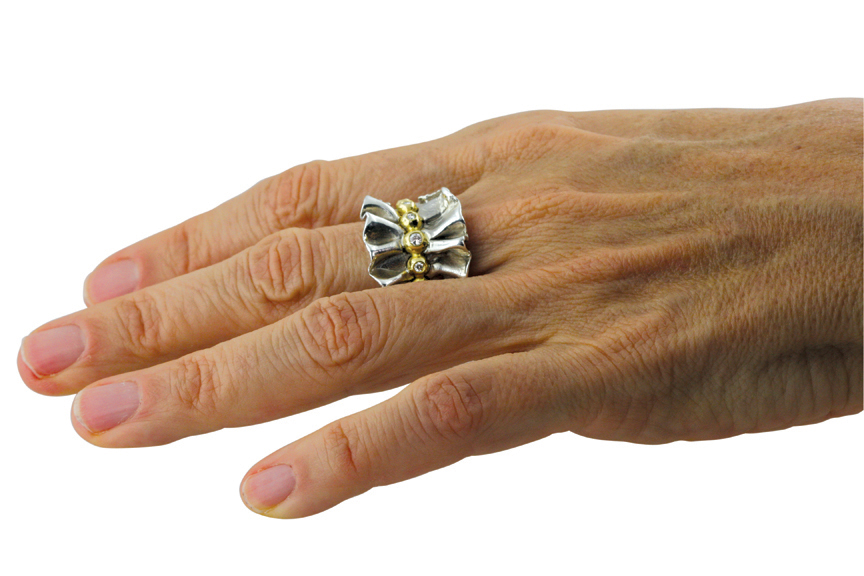 The RUFFLE RING 